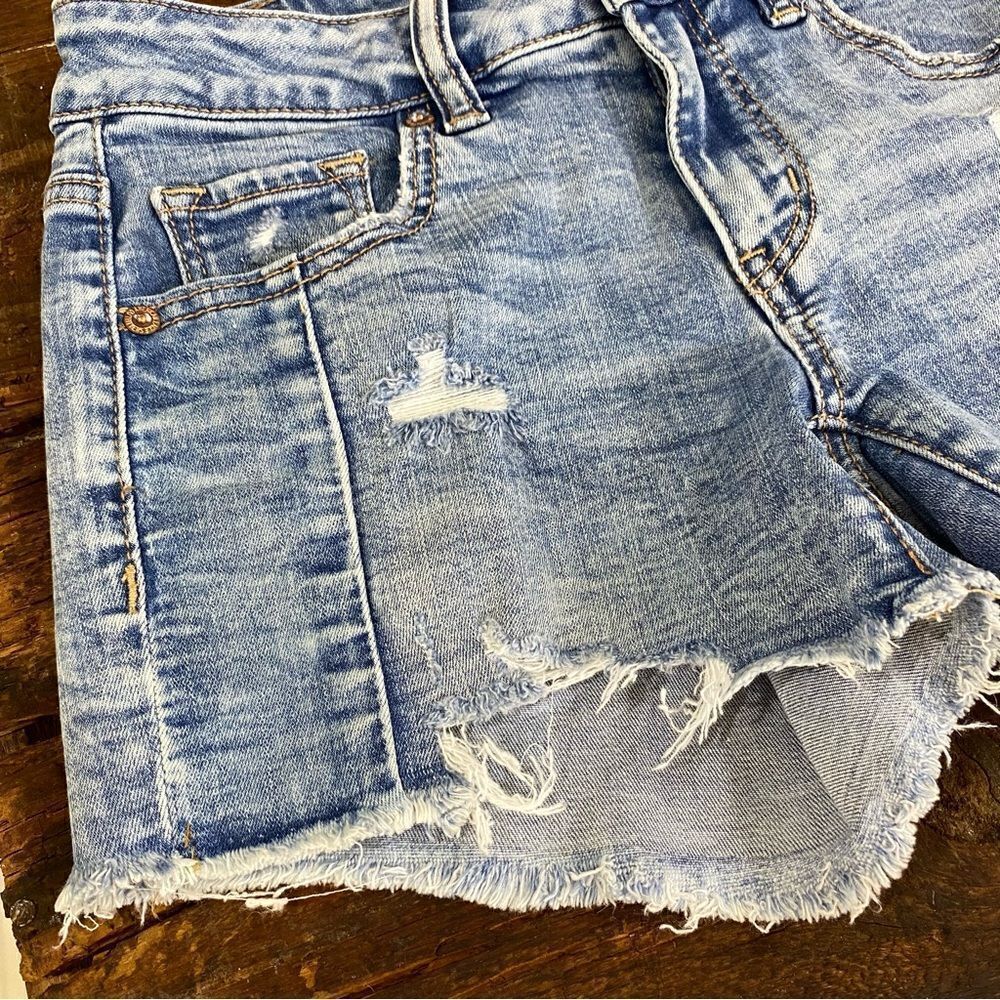A.E.O. Midi Cut-off Jeans Shorts | Super Stretch | Size 4 - Picture 2 of 5